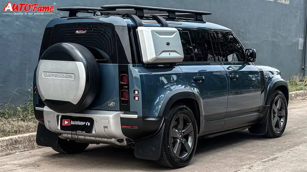 Land Rover Defender 110 P400 3.0L Explorer Package NIK 2022