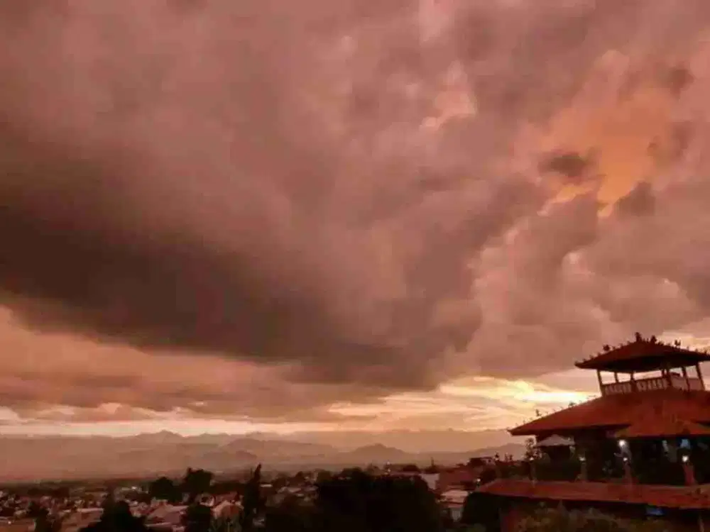 rumah mewah semi villa siap huni view keren di Cihanjuang Cimahi