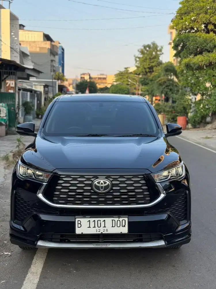 Innova zenix v hybrid modelista 2023 km 45 rb cash
