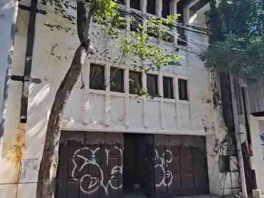 Dijual.Rumah jl Ry Pahlawan
