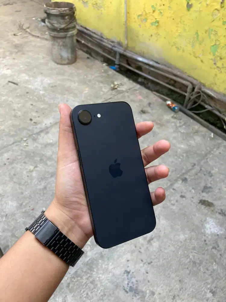 Iphone 16e 128gb iBox