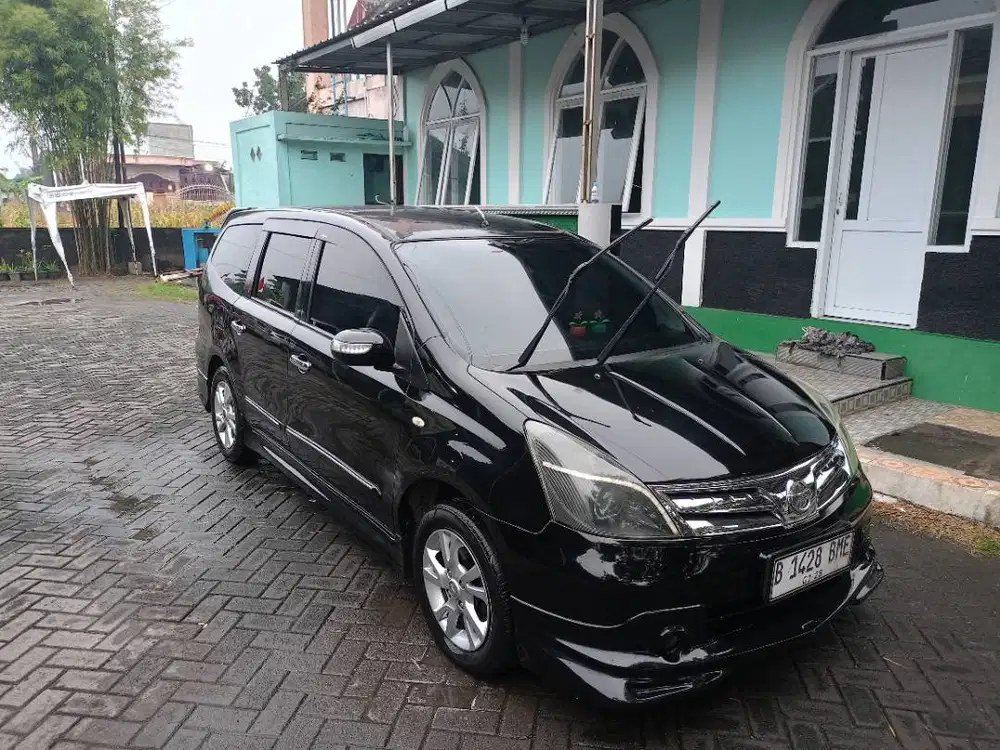 Dijual Grandlivina XV Ultimate 1.5 th 2012