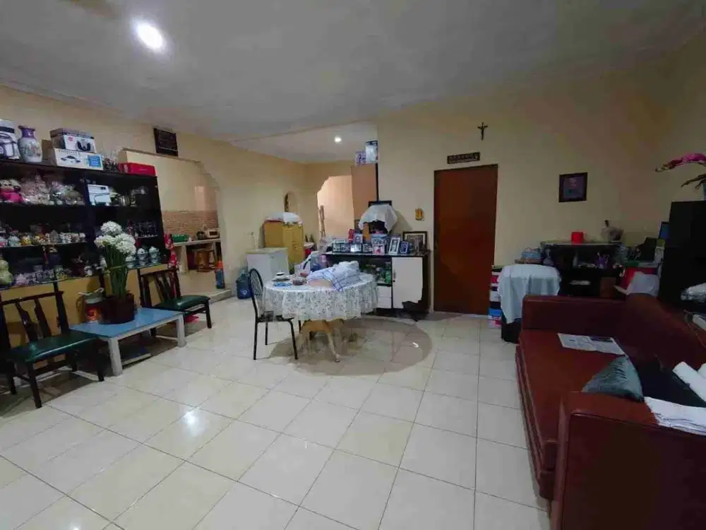 Dijual rumah, kios dan gudang di jl.Alur Laut Tj.Priok

LT: 1086 m2
LB: 600 m2
KT: 3+2
KM: 3+1
Listrik: 23000 watt
Air: PAM
Carport: 5 mbl
Nilai lebih:
- Gudang (hrg sewa 175 jt/thn)
- Indomaret (hrg sewa 100 jt/thn(
- Kios (hrg sewa 35 jt/thn)
- 2 Ruang
