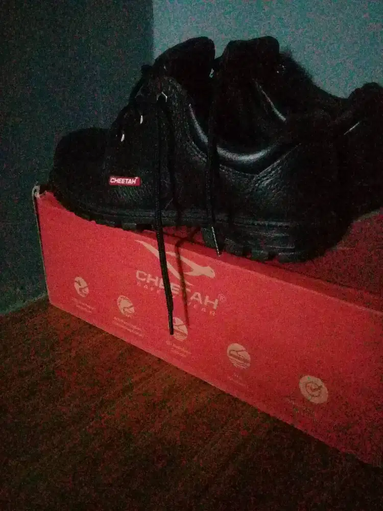 SEPATU SAFETY CHEETAH N2002 BLACK