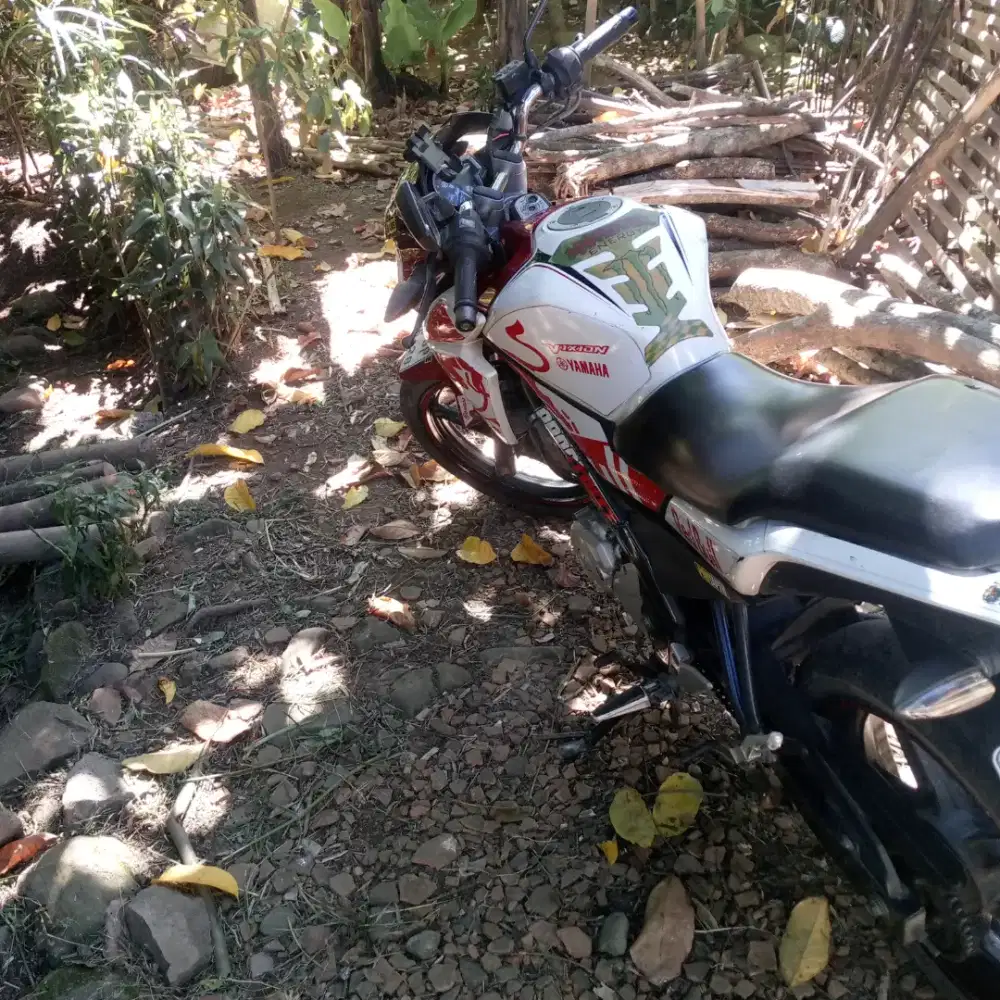 Di jual motor Yamaha viksen