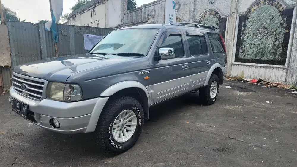 Ford Everest XLT 2004 4x2 A/T Disel Solar
