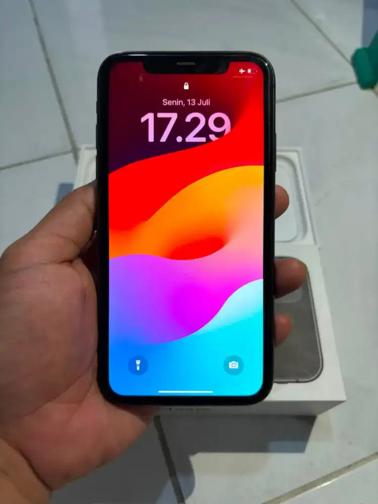Iphone 11 basic 128gb Ibox warna Hitam