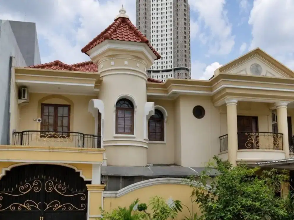 Rumah Dharmahusada Mas, Hadap Barat Lebar jalan : 8 meter
