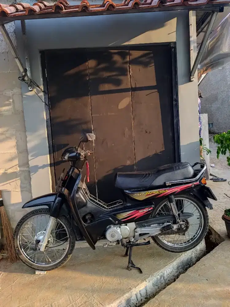Honda Astrea grand impressa 2001