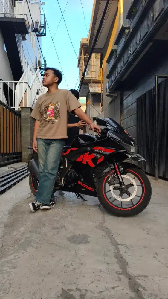 SUZUKI GSX R150 2017