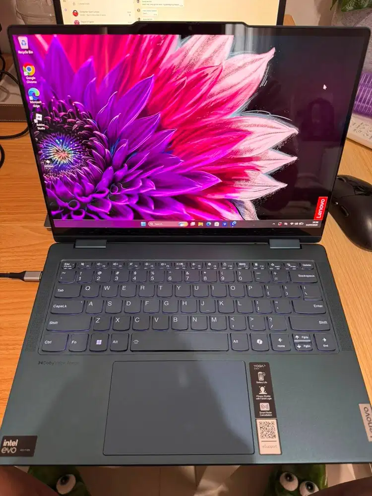 Lenovo Yoga Slim 7 2in1 ( Ex-demo display Mulus 100% )