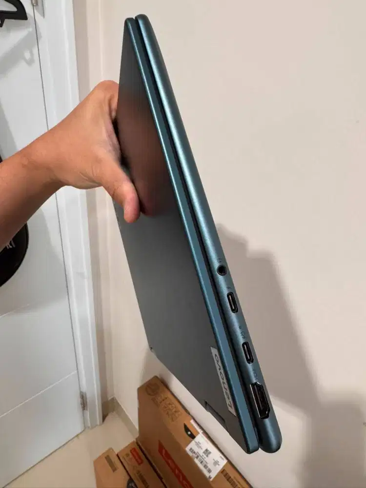 Lenovo Yoga Slim 7 2in1 ( Ex-demo display Mulus 100% )