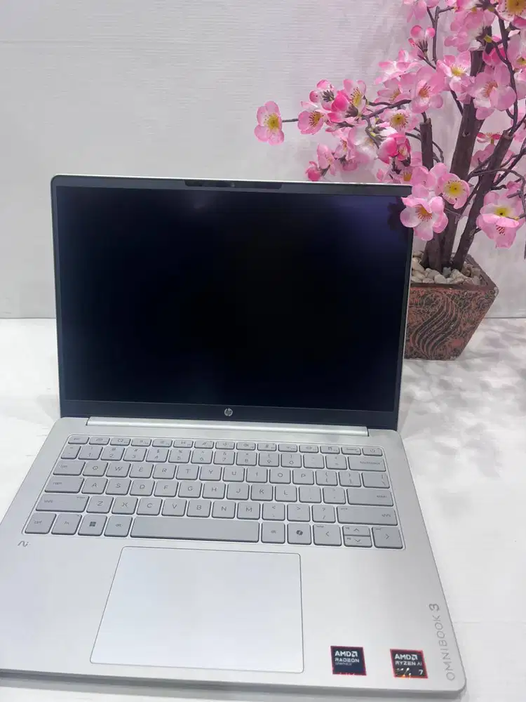 Laptop HP OmniBook 3 HV0036AU AMD Ryzen AI 7 445 16GB SSD 512GB