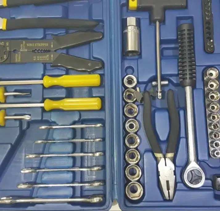 TOOL SET ACE HARDWEAR