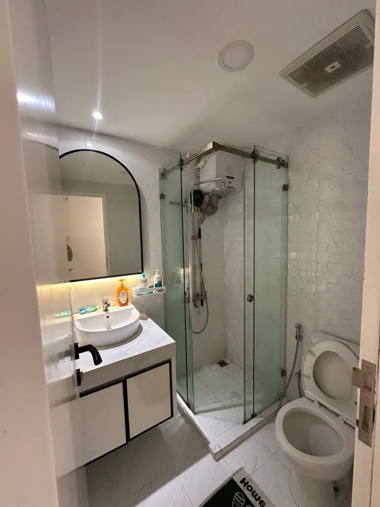 Dijual apartemen medit 2 furnished  type 3 bed room  bagus