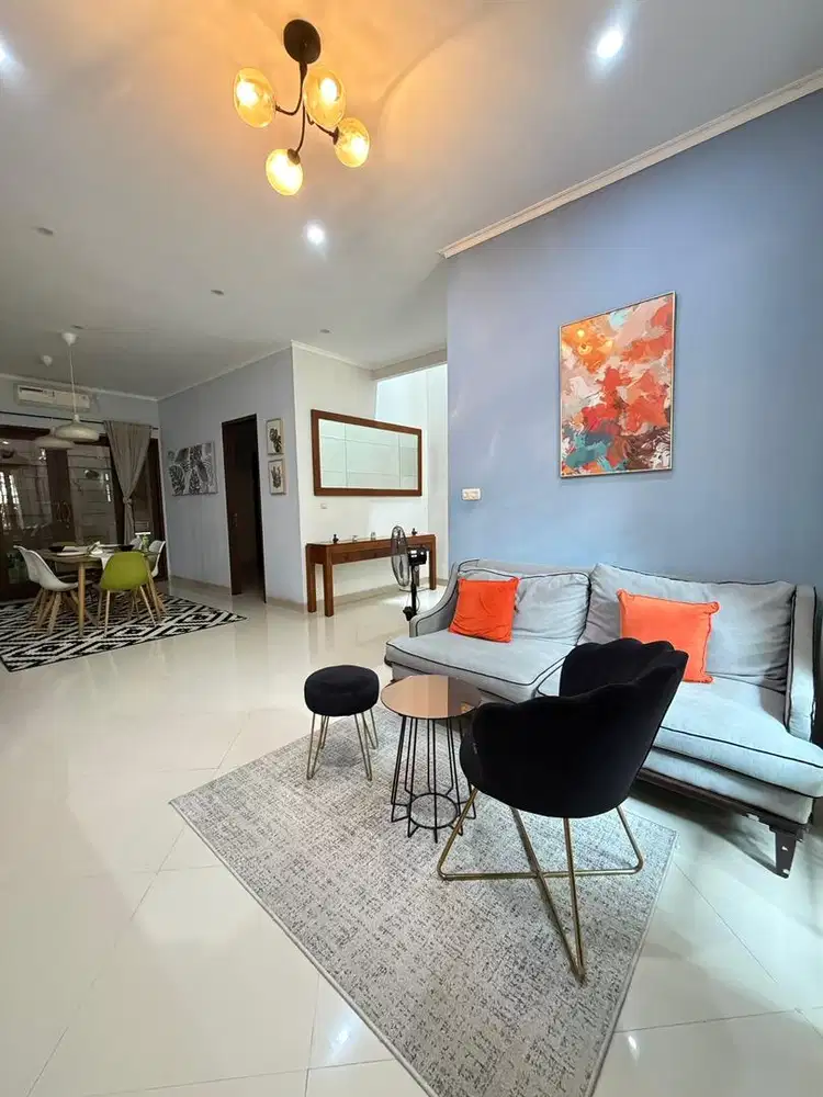 Rumah Full Furnished 3+1 BR, Lokasi Super Strategis