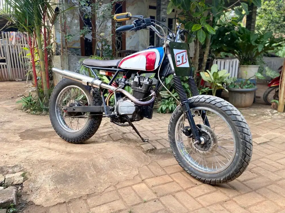 motor cutom flat tracker