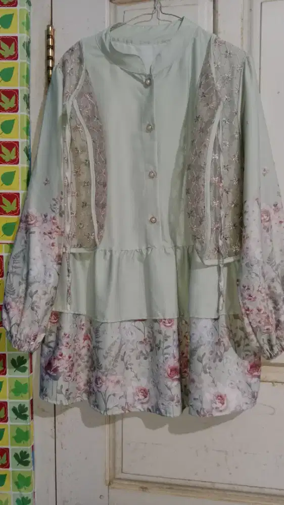 Tunik flower dengan brukat