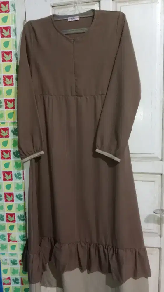 Set gamis+khimar merk salekha