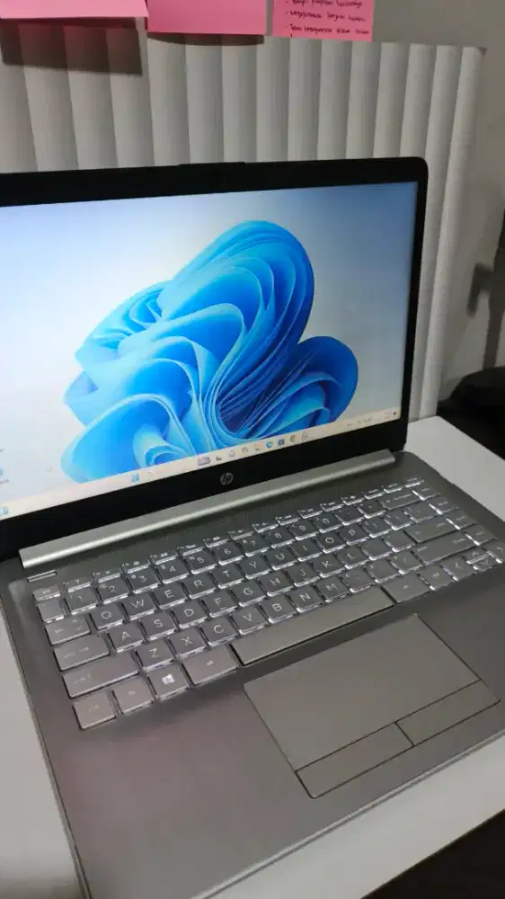 Laptop HP 14s Amd A4-9125 Ram 8GB SSD 512GB backlite keyboard