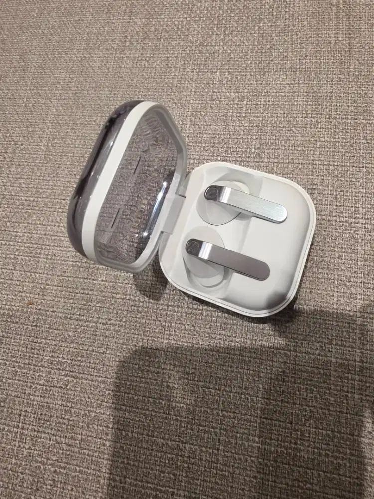 Samsung earbuds 4 pro like new