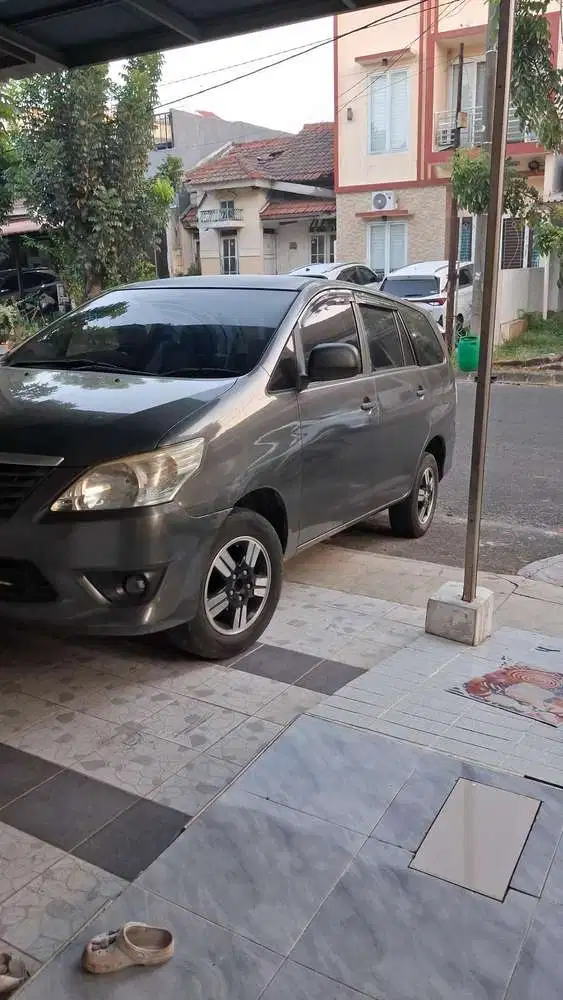 Toyota Kijang Innova 2014 Bensin