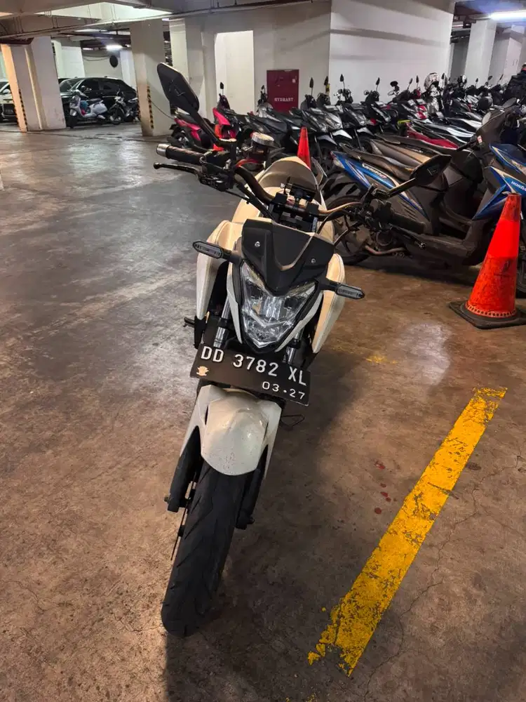DIJUAL – Honda CB150R StreetFire 2017 White Pearl – Rp15.000.000