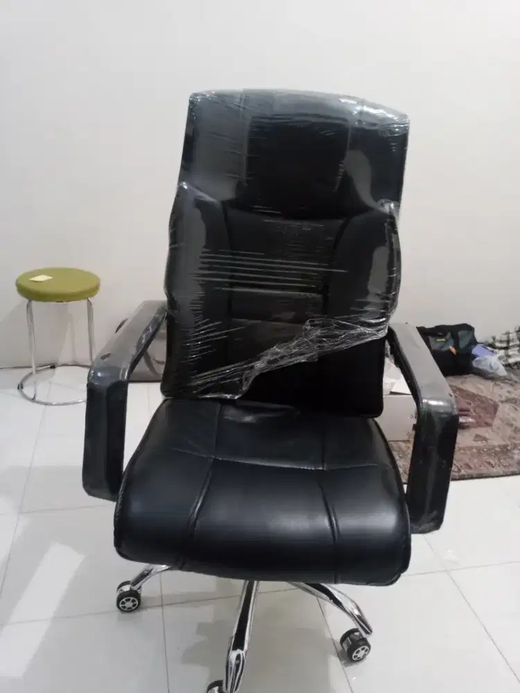 KURSI KANTOR (DIREKTUR)