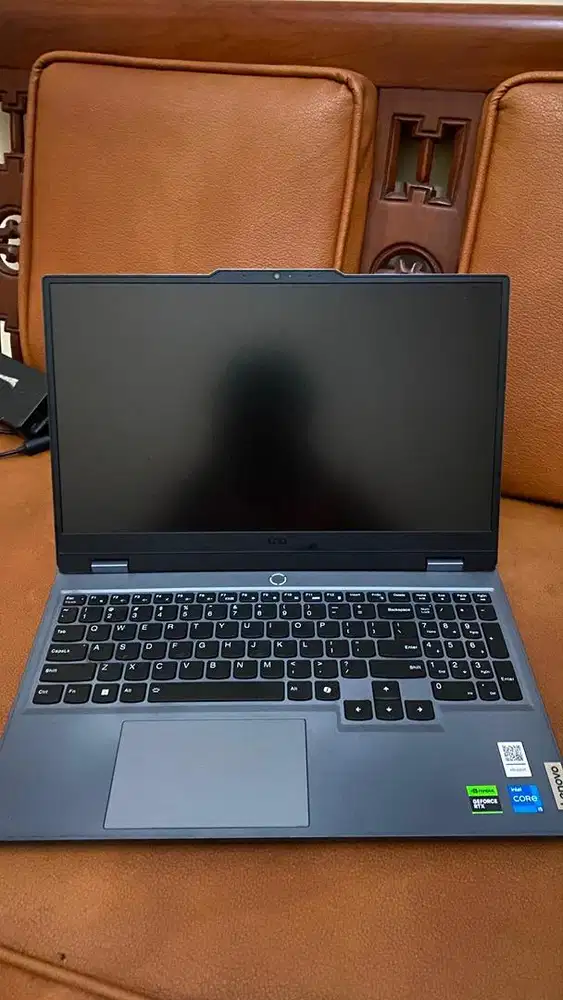 LAPTOP GAMING LENOVO LOQ 15IAX9 LIKE NEW PEMAKAIAN CEWE