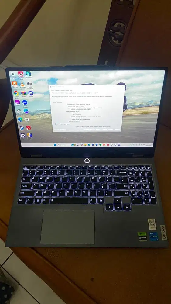 LAPTOP GAMING LENOVO LOQ 15IAX9 LIKE NEW PEMAKAIAN CEWE