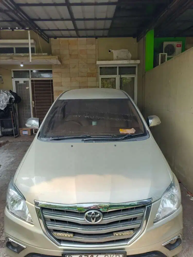 Toyota Kijang Innova 2010 Bensin
