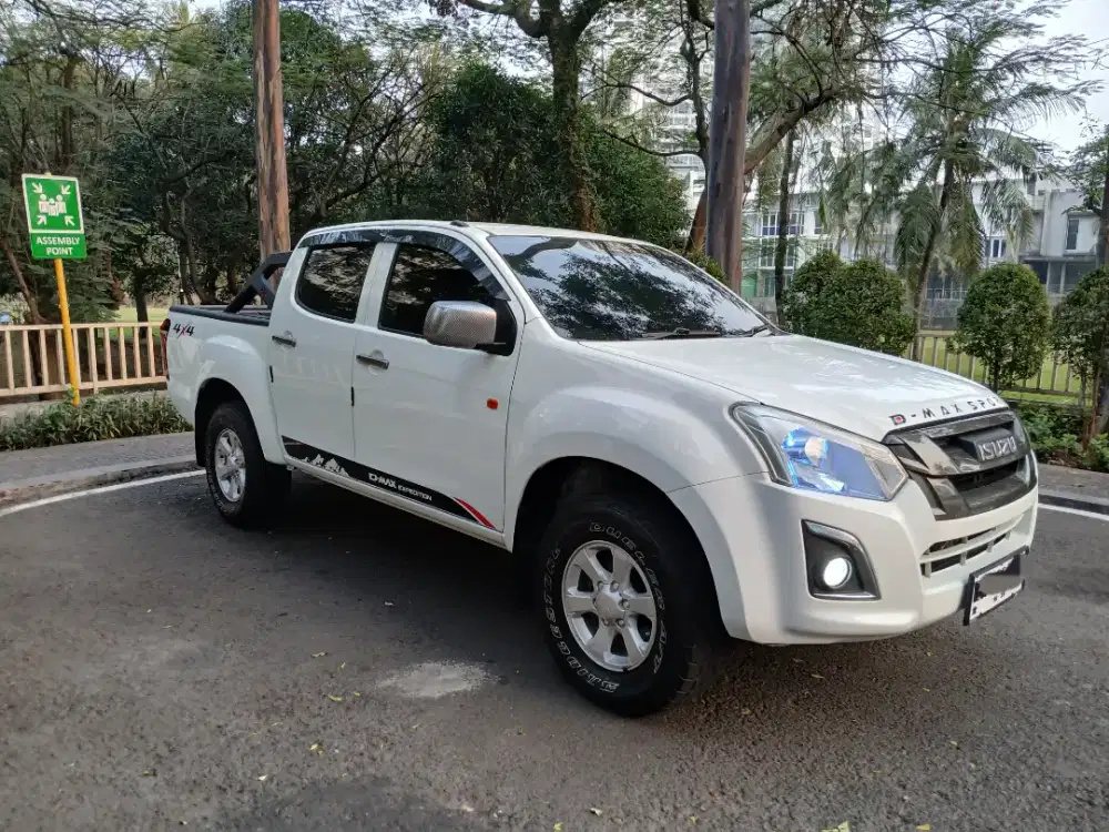 Isuzu Dmax 2.5 dobel cabin 2017 manual 4x4 trwt jrng pake dmax d-max