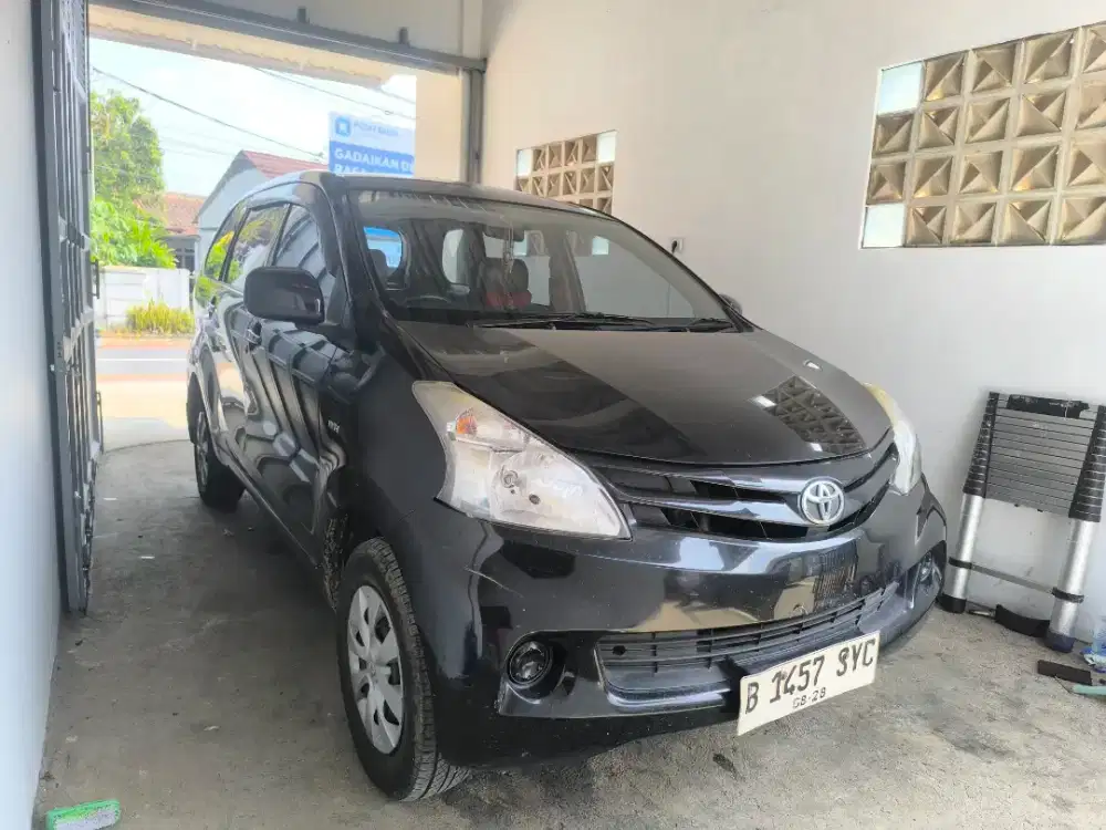 Toyota Avanza E 2013