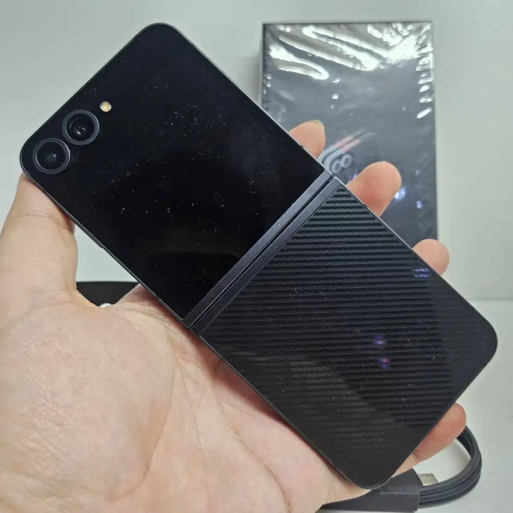 Samsung Galaxy Z Flip 6 Black Crafted 12/256 Fullset Sein No Minus
