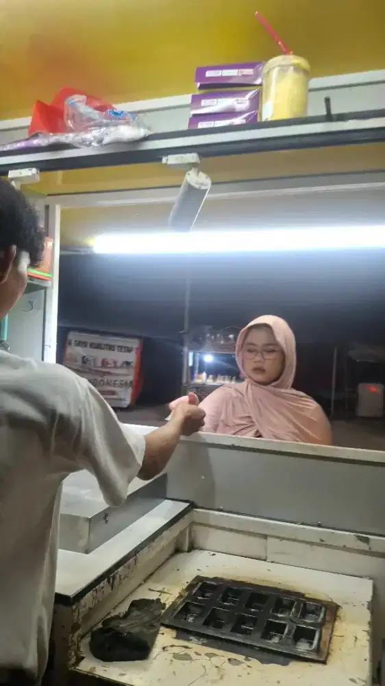 DIBUTUHKAN CREW KUE BALOK