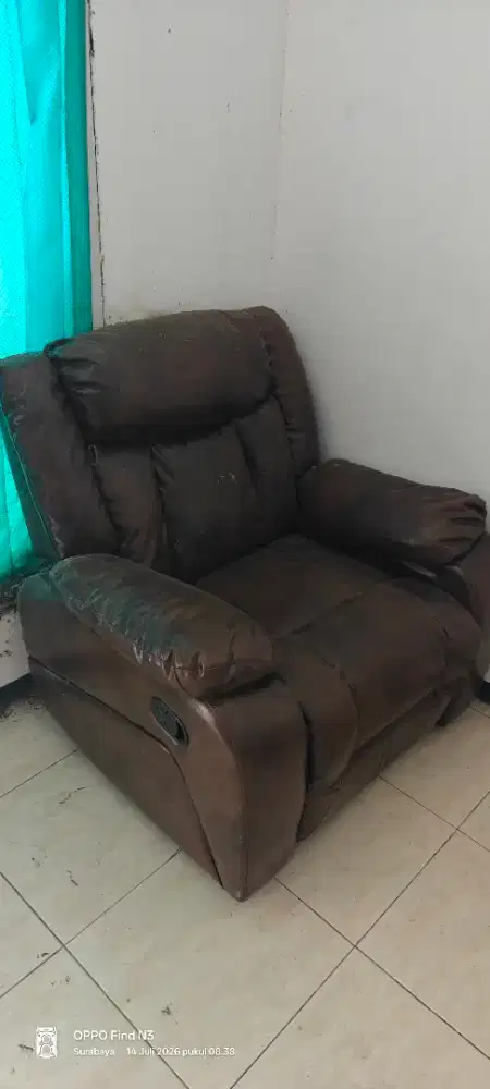 Kursi Goyang Informa dan Dipan kasur 180 x 200