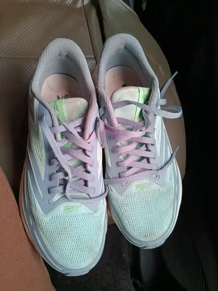 Sepatu Reebok fuel flek running tosca