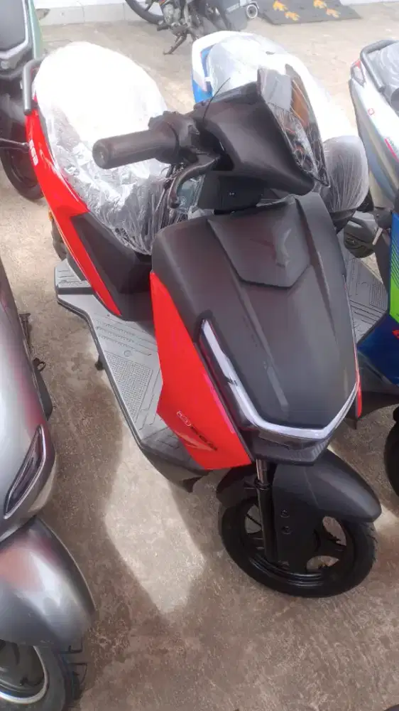 Sepeda listrik Uwinfly tipe D66B