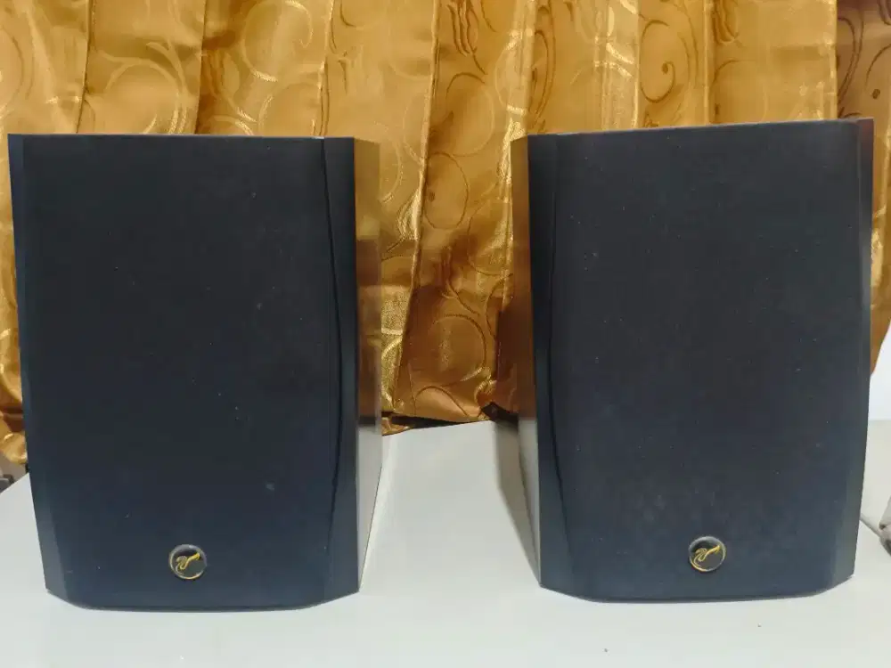 Bookshelf Speaker Aktif Swans Hivi D1080-IV & Thonet Vander Kurbis