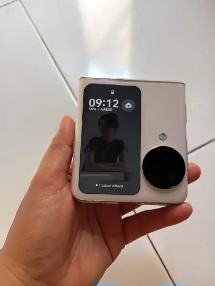 Jual Oppo Find N3 flip kondisi bagus masih garansi.