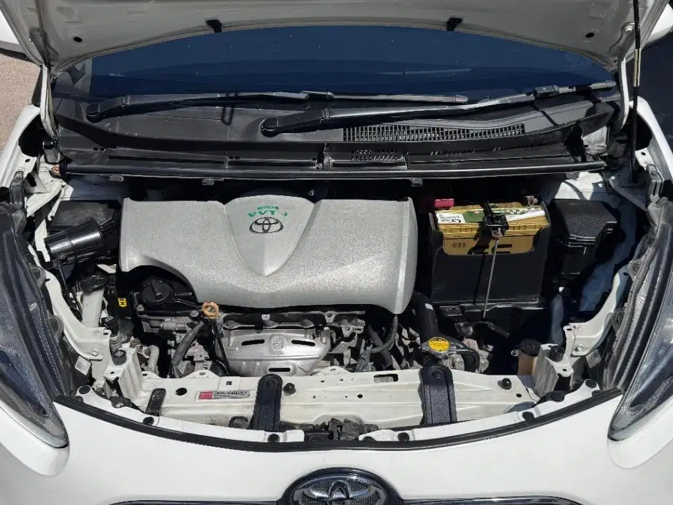 Toyota Sienta 1.5 Q Bensin AT 2017 Putih (EYX)