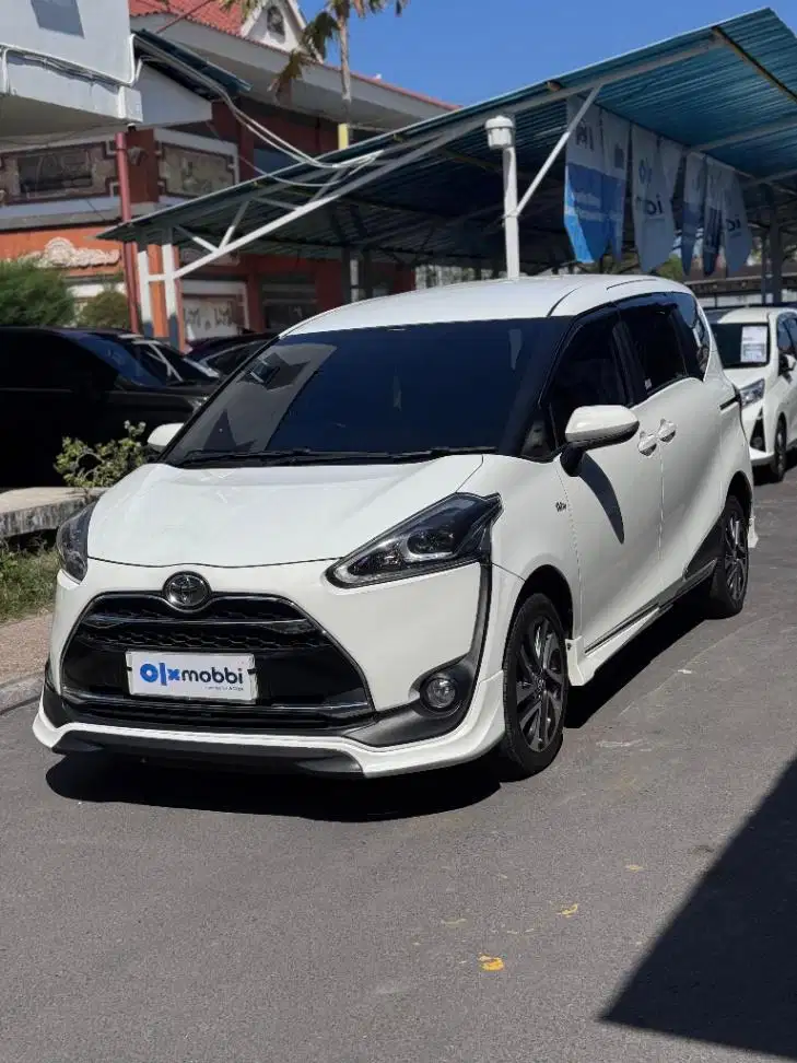 Toyota Sienta 1.5 Q Bensin AT 2017 Putih (EYX)