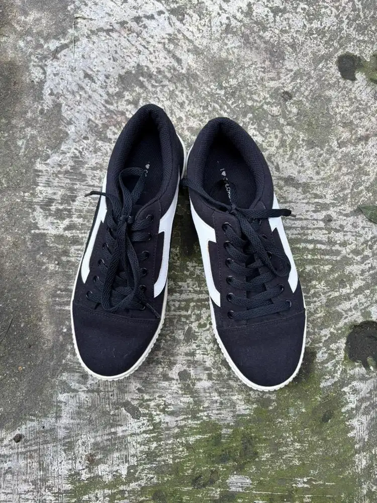 Sepatu original by color box