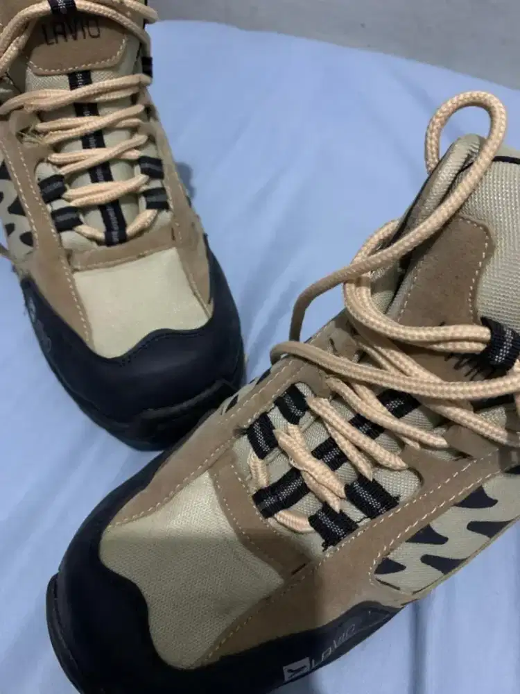 Sepatu hiking murah