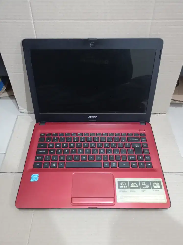 Dijual Laptop Acer One 14 Z1402 Celeron 2957U Ram 2 GB HDD 320 GB