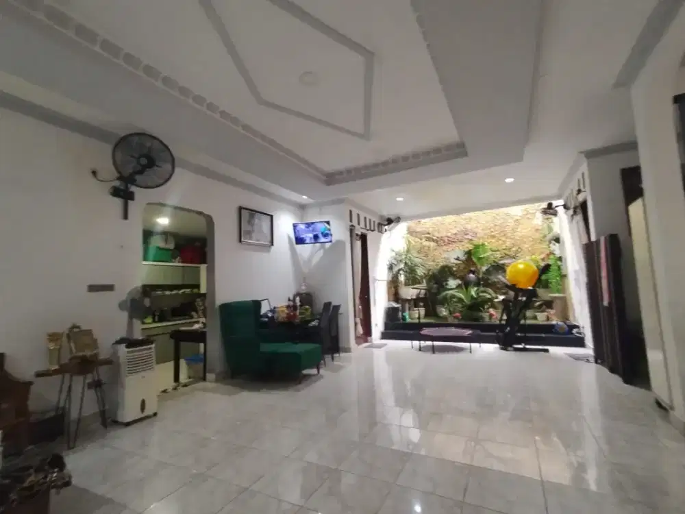 Jual Cepat Rumah Besar Strategis
Cempaka Putih Jakarta Pusat