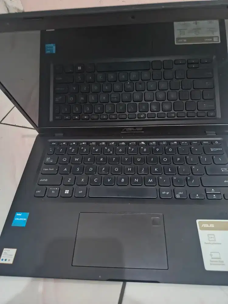 ASUS VivoBook X415KA RAM 8GB SSD 256GB Mulus Like New