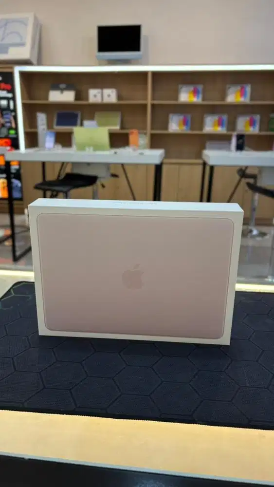 MACBOOK NEO 8/256GB BLUSH BRAND NEW