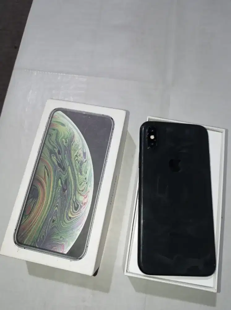 iPhone xs 64 GB