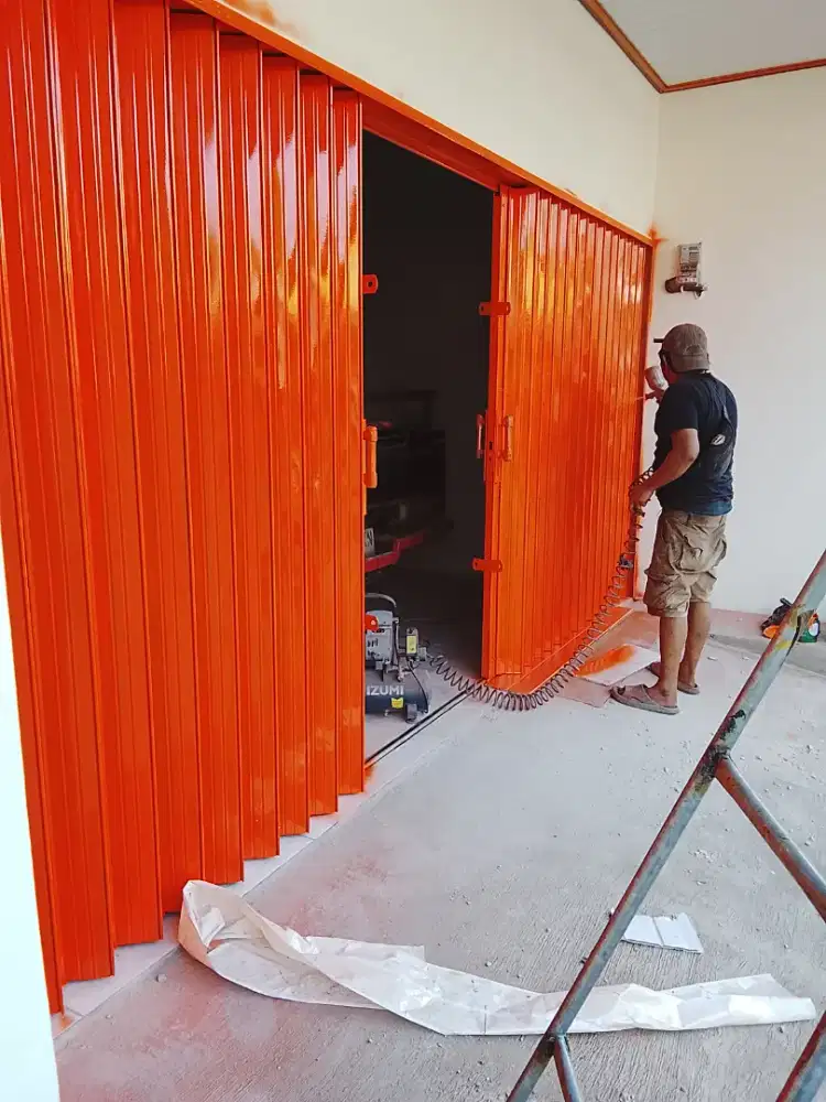 Rolling door folding gate